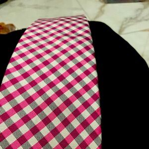 Beautiful Charles Tyrwhitt Pink, Grey, white tie. In very good condition